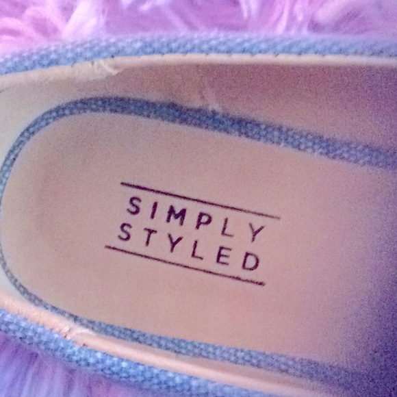 Simply styled flats - Picture 3 of 3